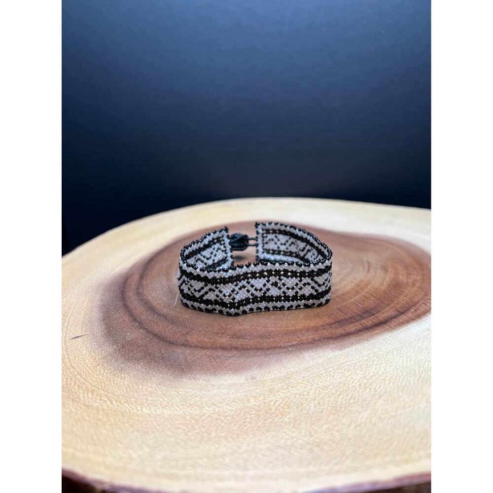 Vintage Handmade Black and White Beaded Bracelet